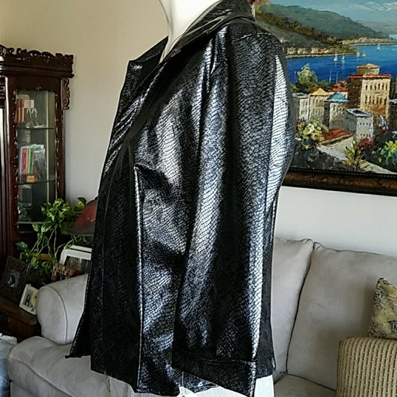 NWT LIGHT WEIGHT MANMADE BLACK JACKET - Picture 2 of 8